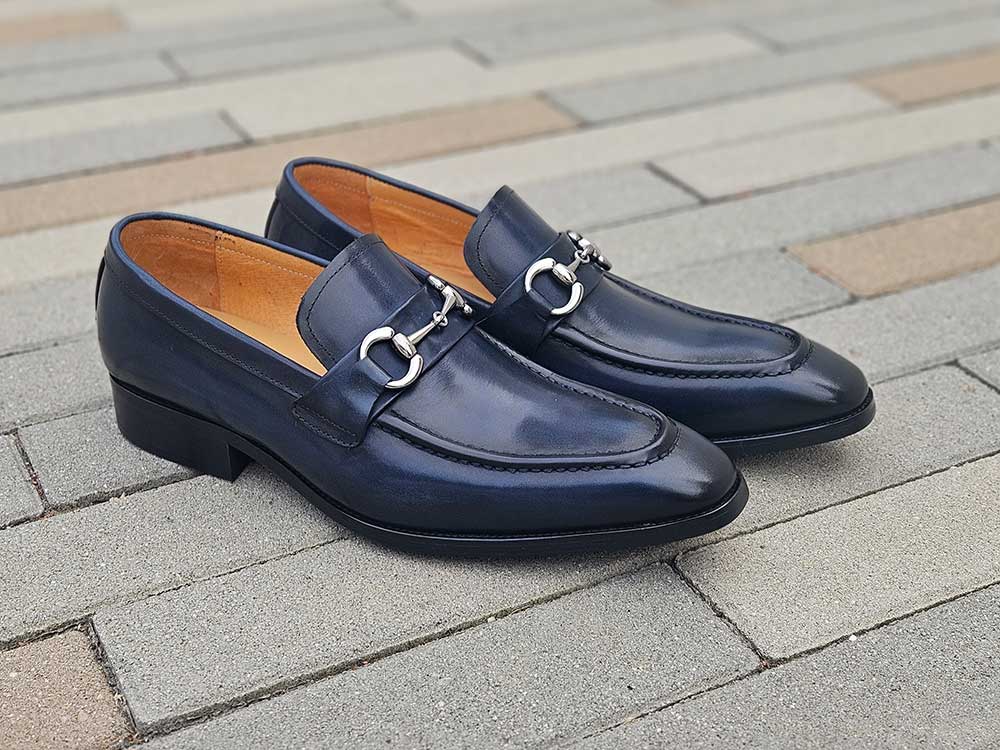 Carrucci Men's Burnished Signature Buckle Loafer