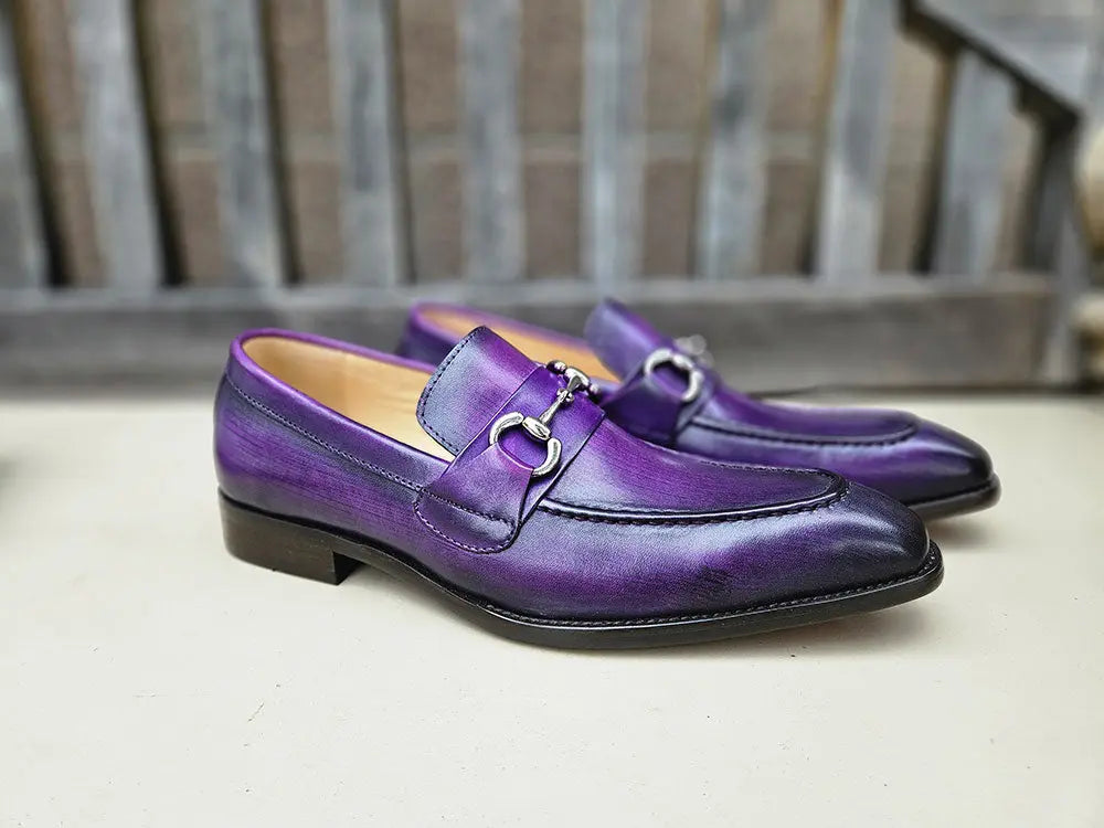 Carrucci Men's Burnished Signature Buckle Loafer